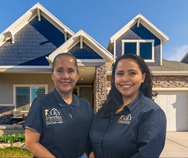 Lily Signature Cleaning cleaning team in Warrenton